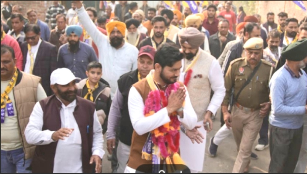 ਵੱਧਦੀ ਠੰਢ ਵਿੱਚ ਡਾ: ਰਾਜ ਅਤੇ ਡਾ: ਇਸ਼ਾਂਕ ਦੇ ਰੋਡ ਸ਼ੋਅ ਨੇ ਸਿਆਸੀ ਪਾਰਾ ਚੜ੍ਹਾਇਆ